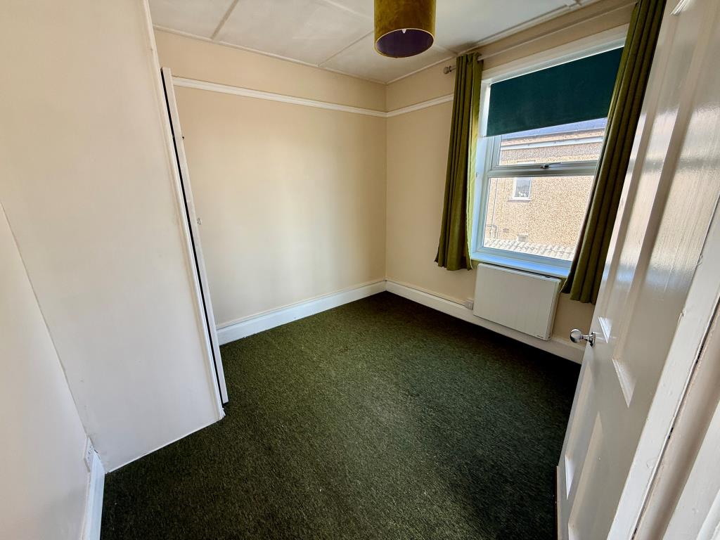Lot: 56 - THREE-BEDROOM SEMI-DETACHED HOUSE - Bedroom two